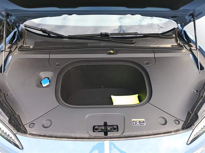 Фото 10 - Hongqi EH5 (Tiangong 05)