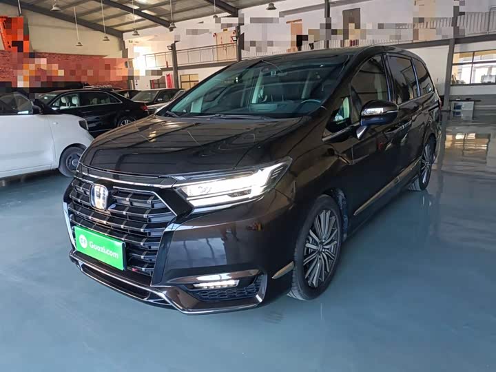 Фото 2 - Honda Elysion