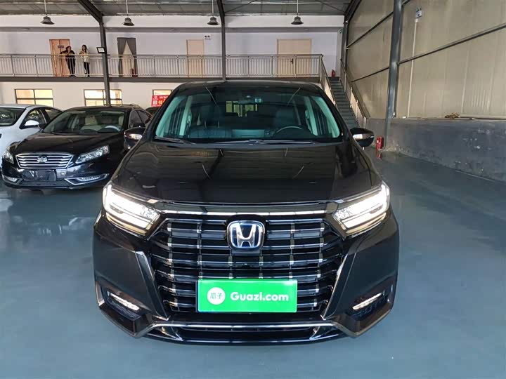 Фото 3 - Honda Elysion