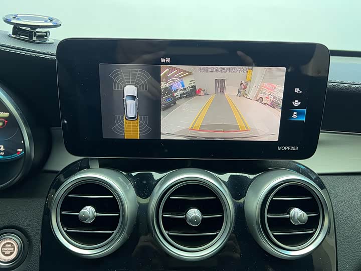 Фото 17 - Mercedes-Benz GLC-Class