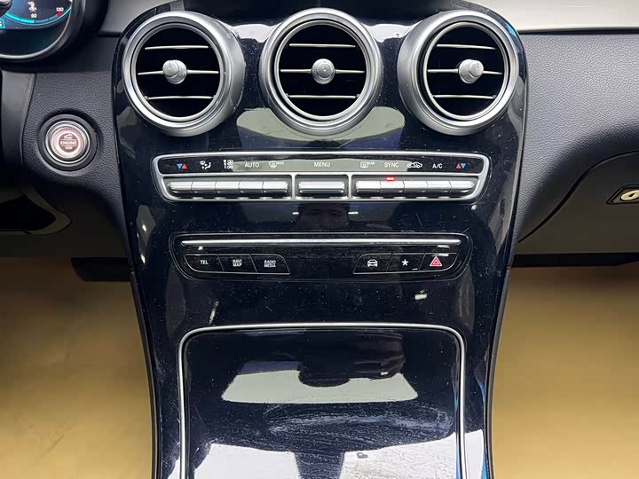 Фото 18 - Mercedes-Benz GLC-Class