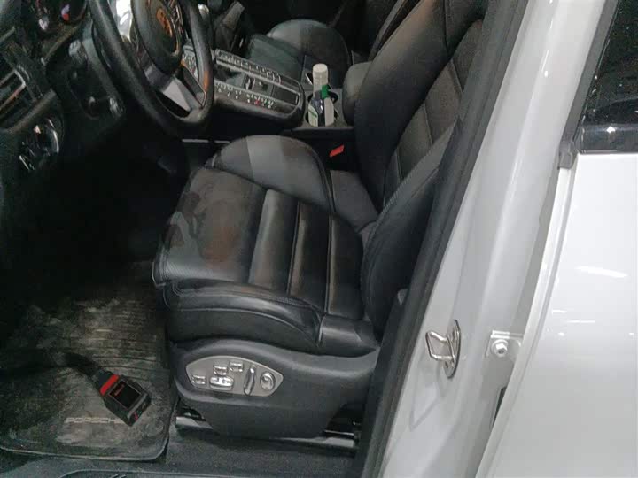 Фото 15 - Porsche Macan