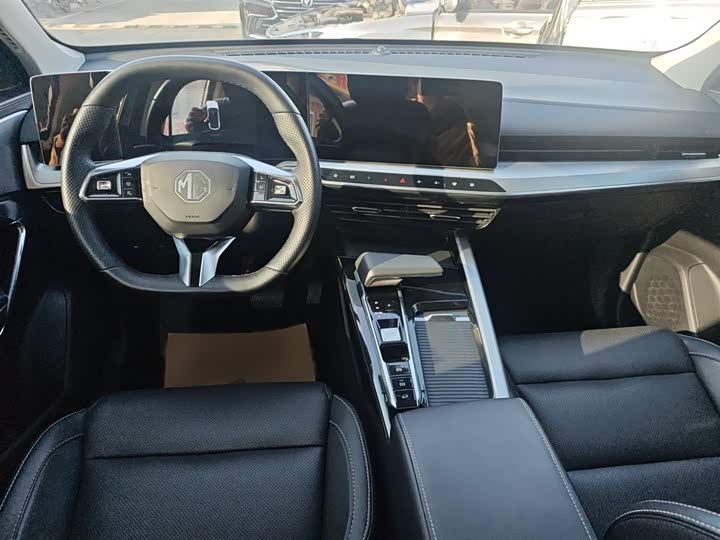 Фото 14 - MG Motor One