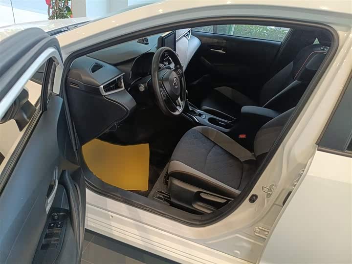 Фото 13 - Toyota Corolla