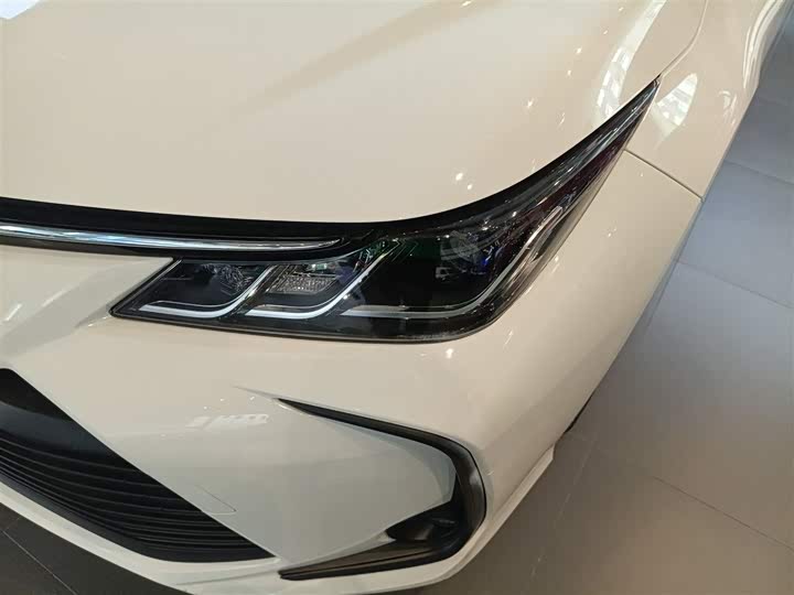 Фото 15 - Toyota Corolla