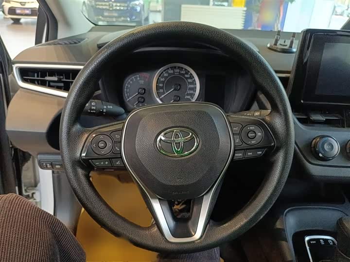 Фото 3 - Toyota Corolla