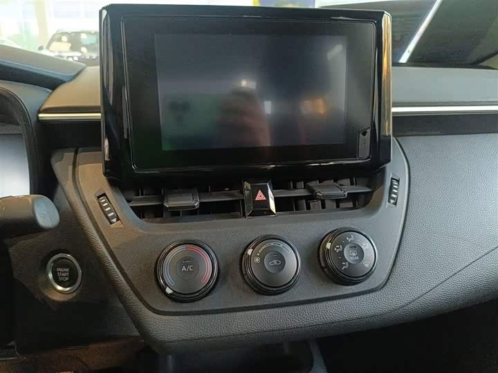 Фото 5 - Toyota Corolla