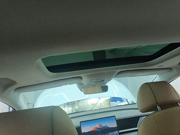 Фото 8 - Denza D9