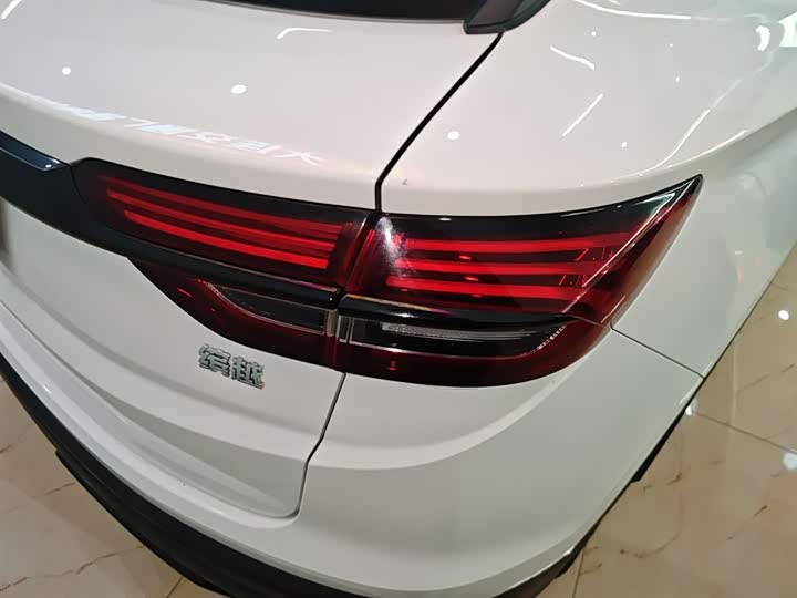 Фото 8 - Geely Coolray