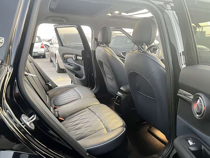 Фото 10 - Mini Clubman