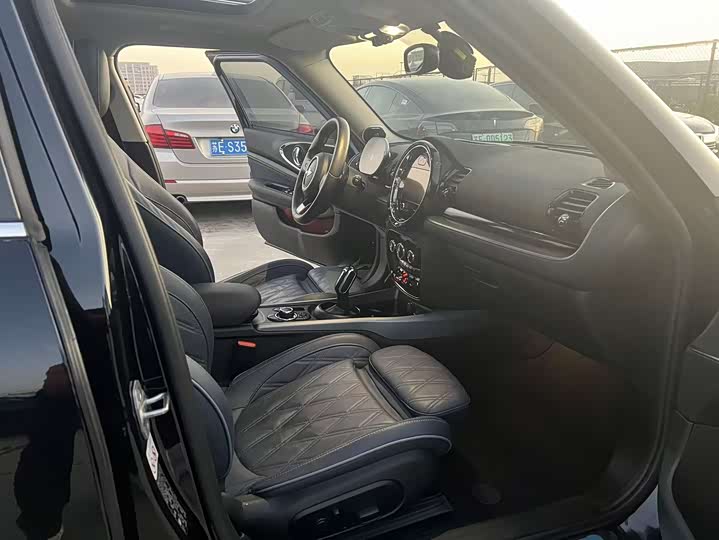 Фото 12 - Mini Clubman