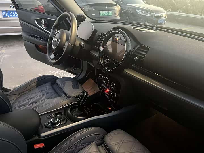 Фото 17 - Mini Clubman