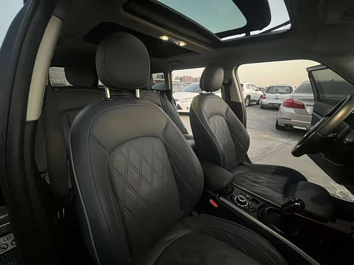 Фото 18 - Mini Clubman