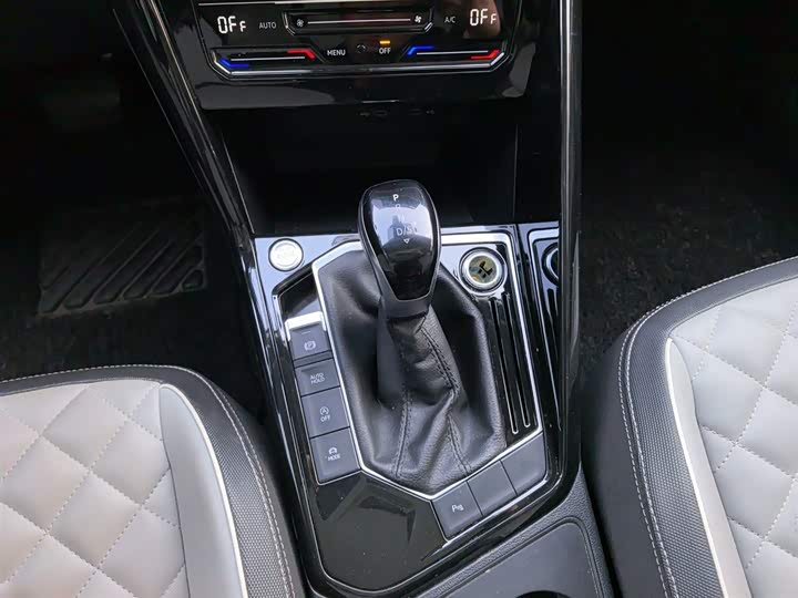 Фото 14 - Volkswagen Tayron