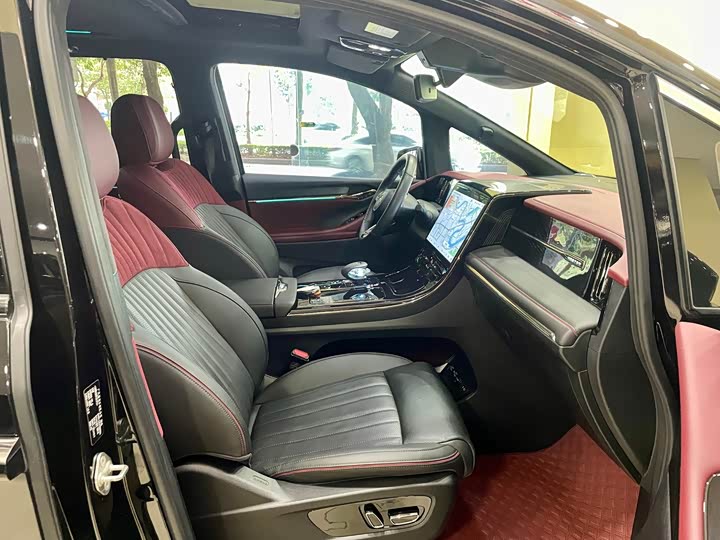 Фото 10 - GAC Trumpchi M8