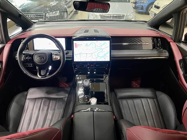 Фото 12 - GAC Trumpchi M8