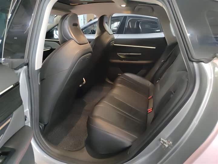 Фото 14 - XPeng P7