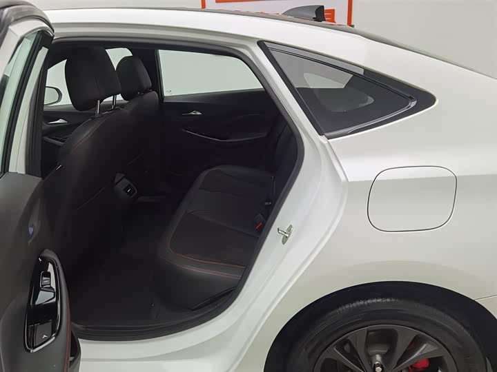 Фото 15 - Buick Verano