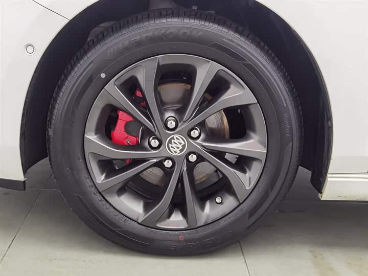 Фото 17 - Buick Verano