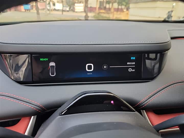 Фото 13 - Xiaomi SU7