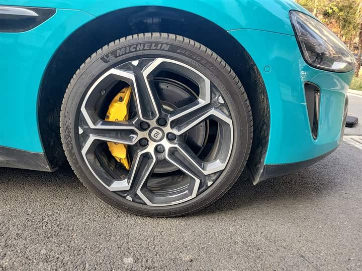 Фото 9 - Xiaomi SU7