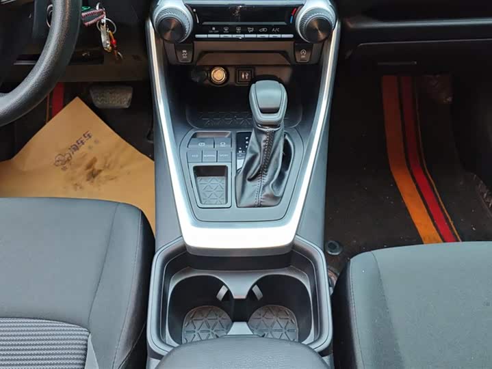 Фото 16 - Toyota Wildlander