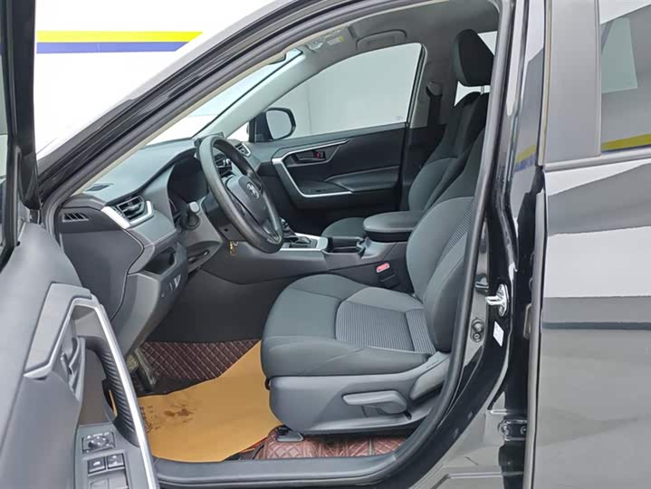 Фото 9 - Toyota Wildlander