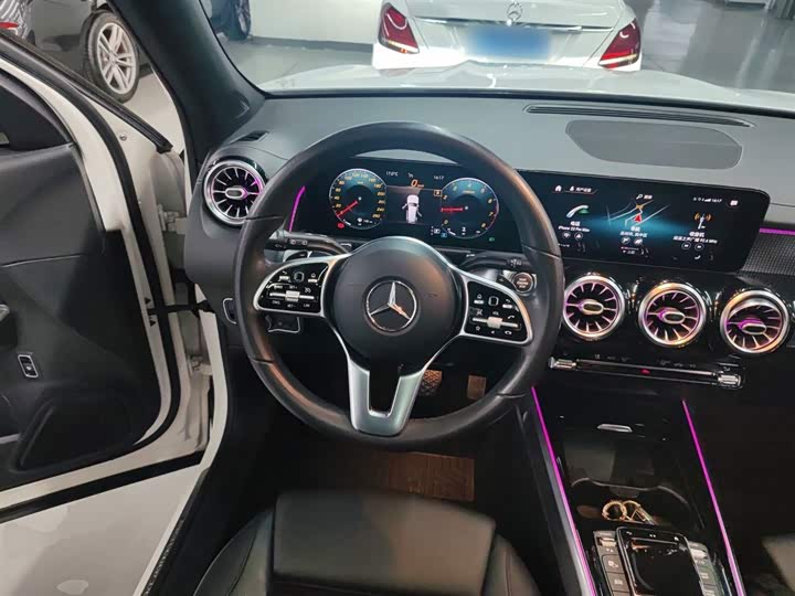 Фото 11 - Mercedes-Benz GLB-Class