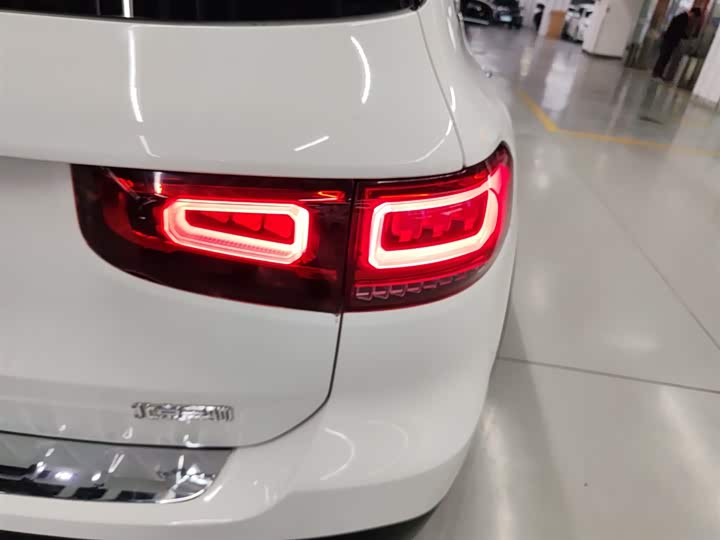 Фото 8 - Mercedes-Benz GLB-Class