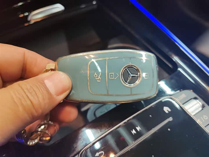 Фото 9 - Mercedes-Benz GLB-Class