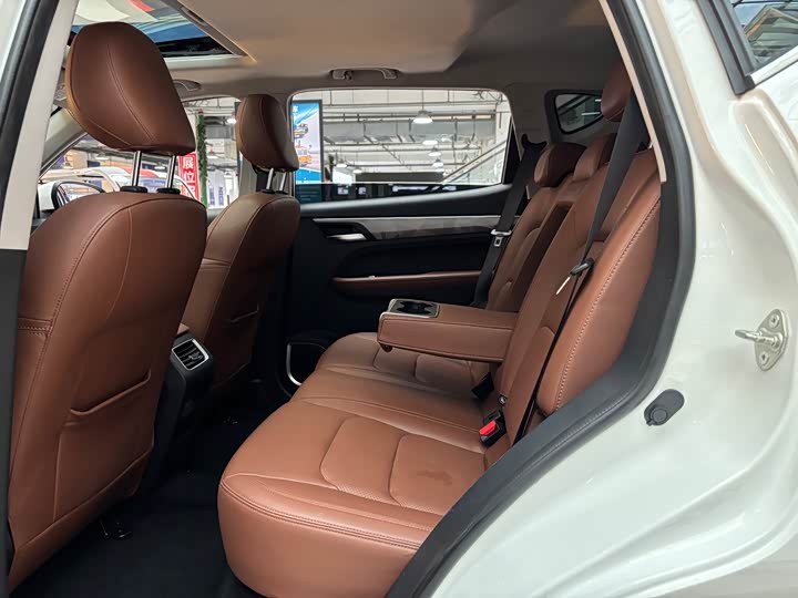 Фото 9 - Geely Vision X6