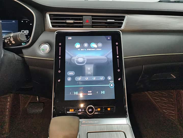 Фото 13 - Roewe RX5