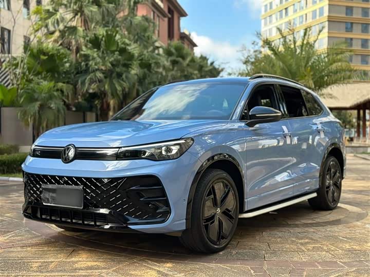 Фото 2 - Volkswagen Tiguan L Pro