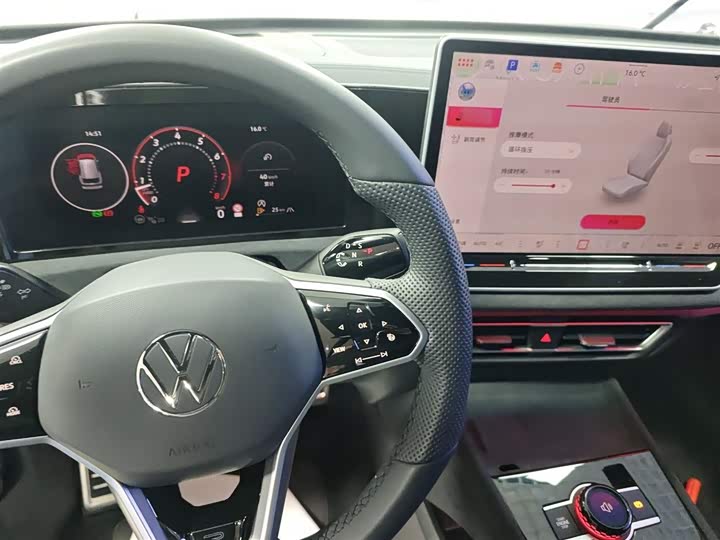 Фото 7 - Volkswagen Tiguan L Pro