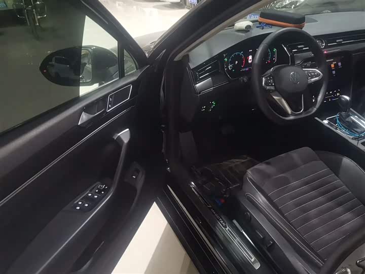 Фото 13 - Volkswagen Magotan