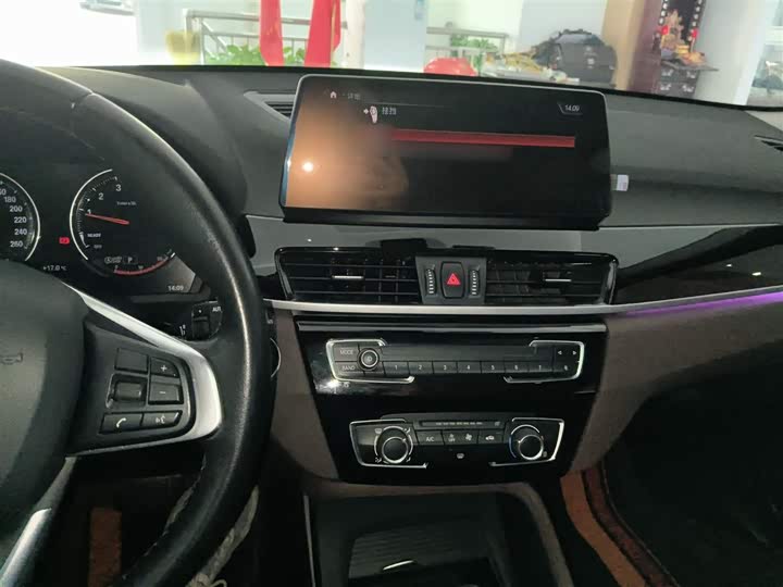 Фото 10 - BMW X1