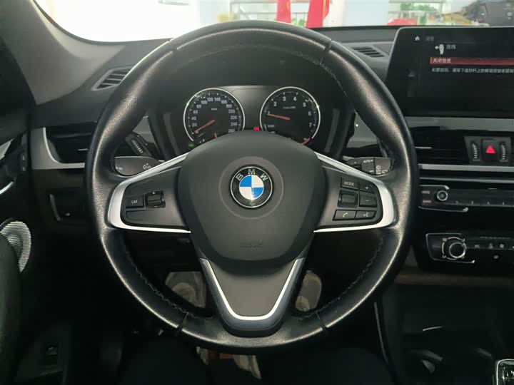 Фото 11 - BMW X1