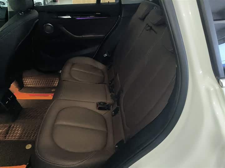 Фото 17 - BMW X1