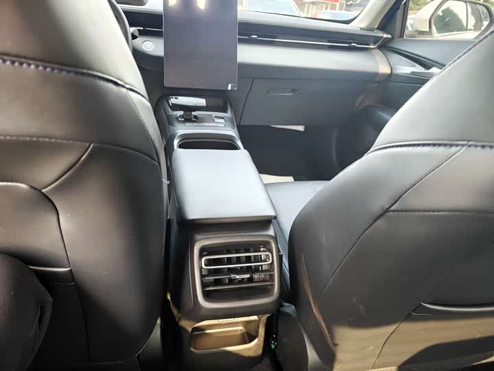 Фото 9 - Changan Eado Plus