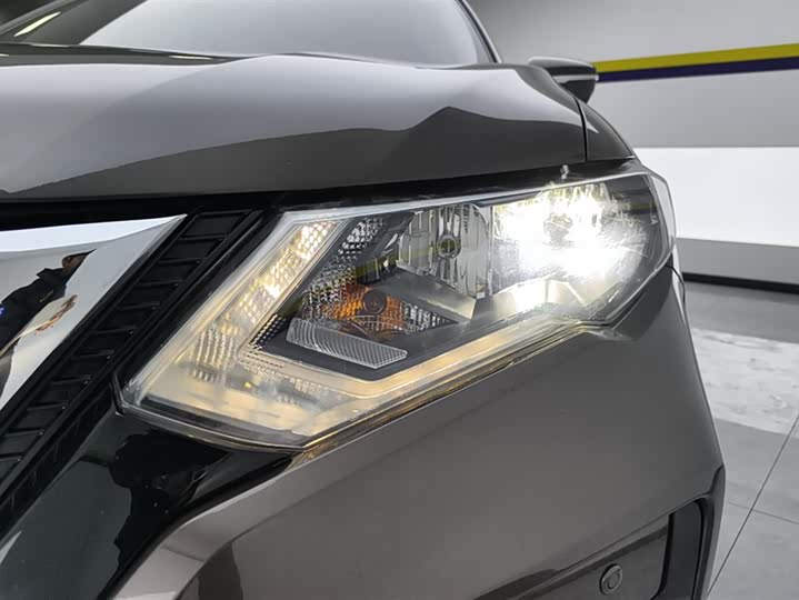 Фото 5 - Nissan X-Trail