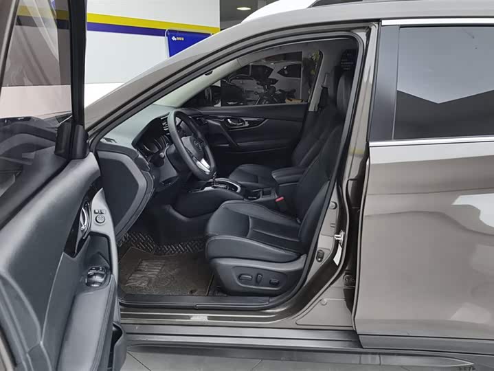 Фото 9 - Nissan X-Trail