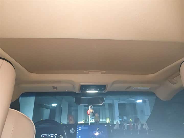 Фото 9 - Lexus ES