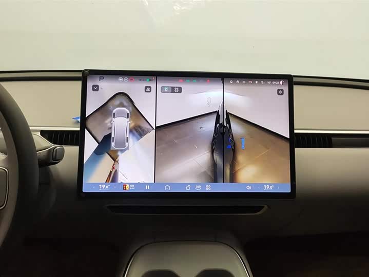 Фото 13 - XPeng Mona M03