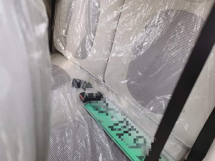 Фото 17 - Bestune Pony