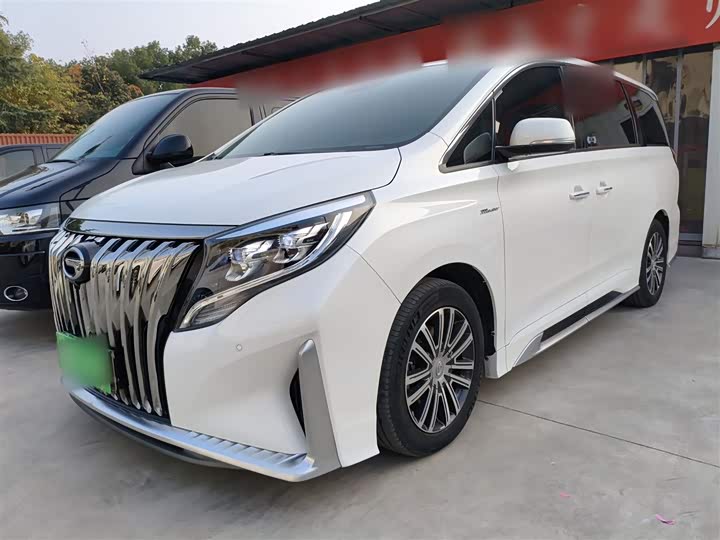 Фото 2 - GAC Trumpchi M8