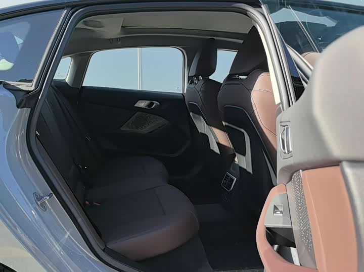 Фото 12 - BMW 2 Series