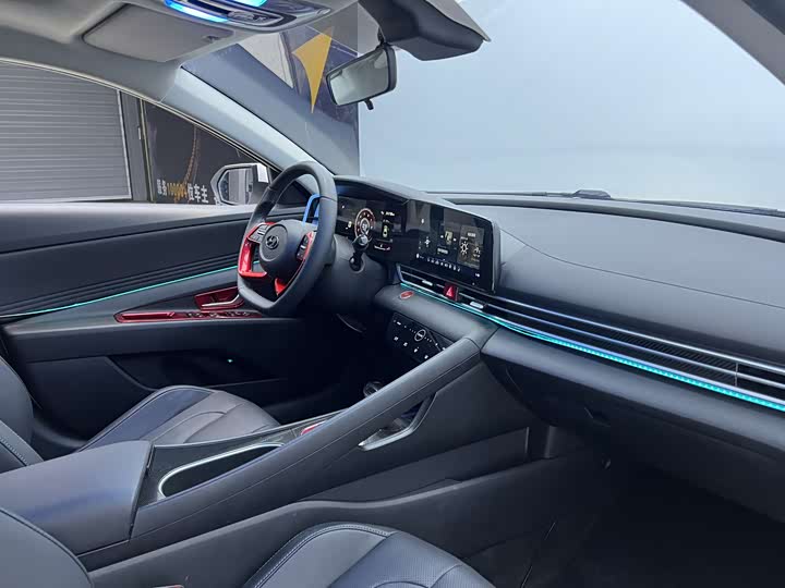 Фото 28 - Hyundai Elantra N line