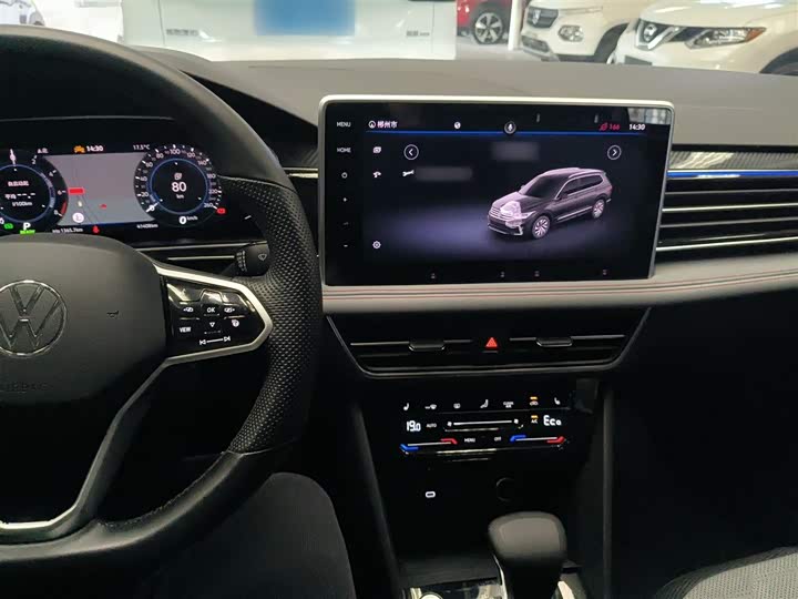 Фото 10 - Volkswagen Tiguan L Hybrid