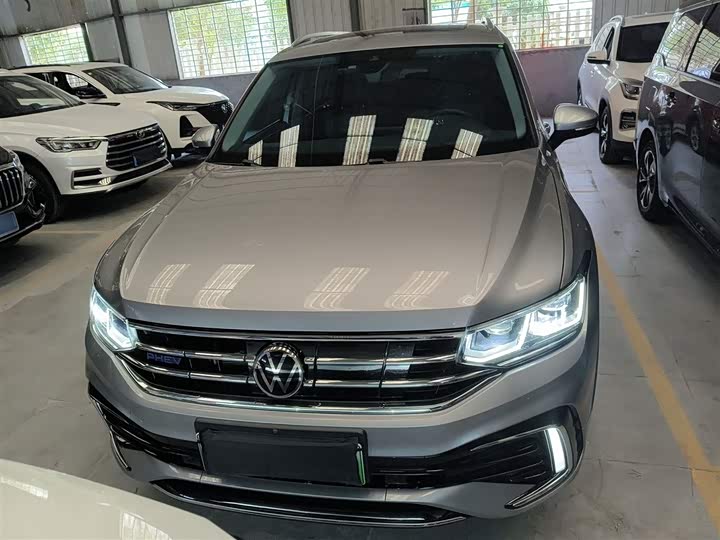 Фото 3 - Volkswagen Tiguan L Hybrid