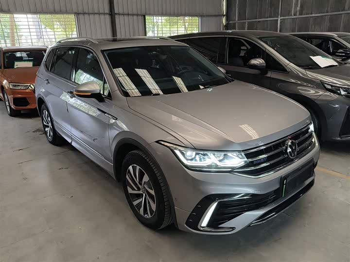 Фото 4 - Volkswagen Tiguan L Hybrid